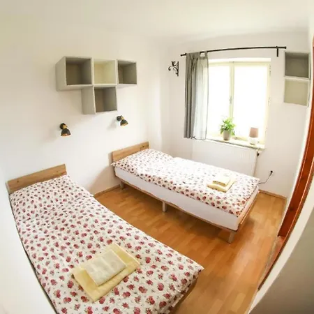 Apartahotel Na Rynku Chvalsiny 18 *