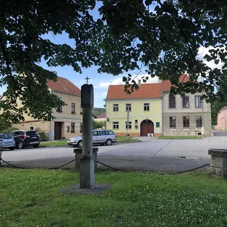 Na Rynku Chvalsiny 18
